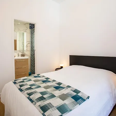 Apartment Iconic Ap4460 By Riviera Homes *