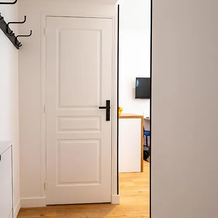 Apartment Iconic Ap4460 By Riviera Homes *